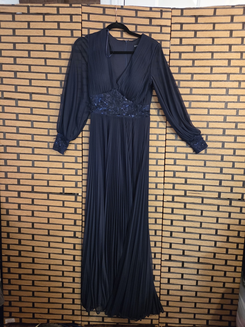 Elegant Navy Pleated Long Sleeve Evening Dress